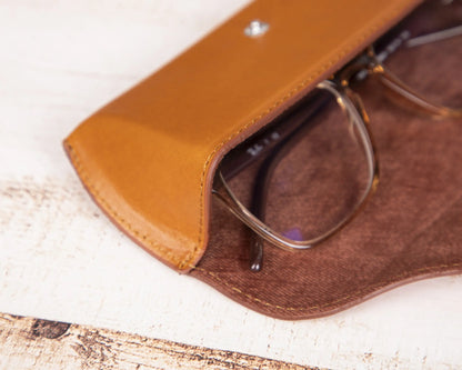 Pinario | Personalized | Leather Glasses Case | Tan