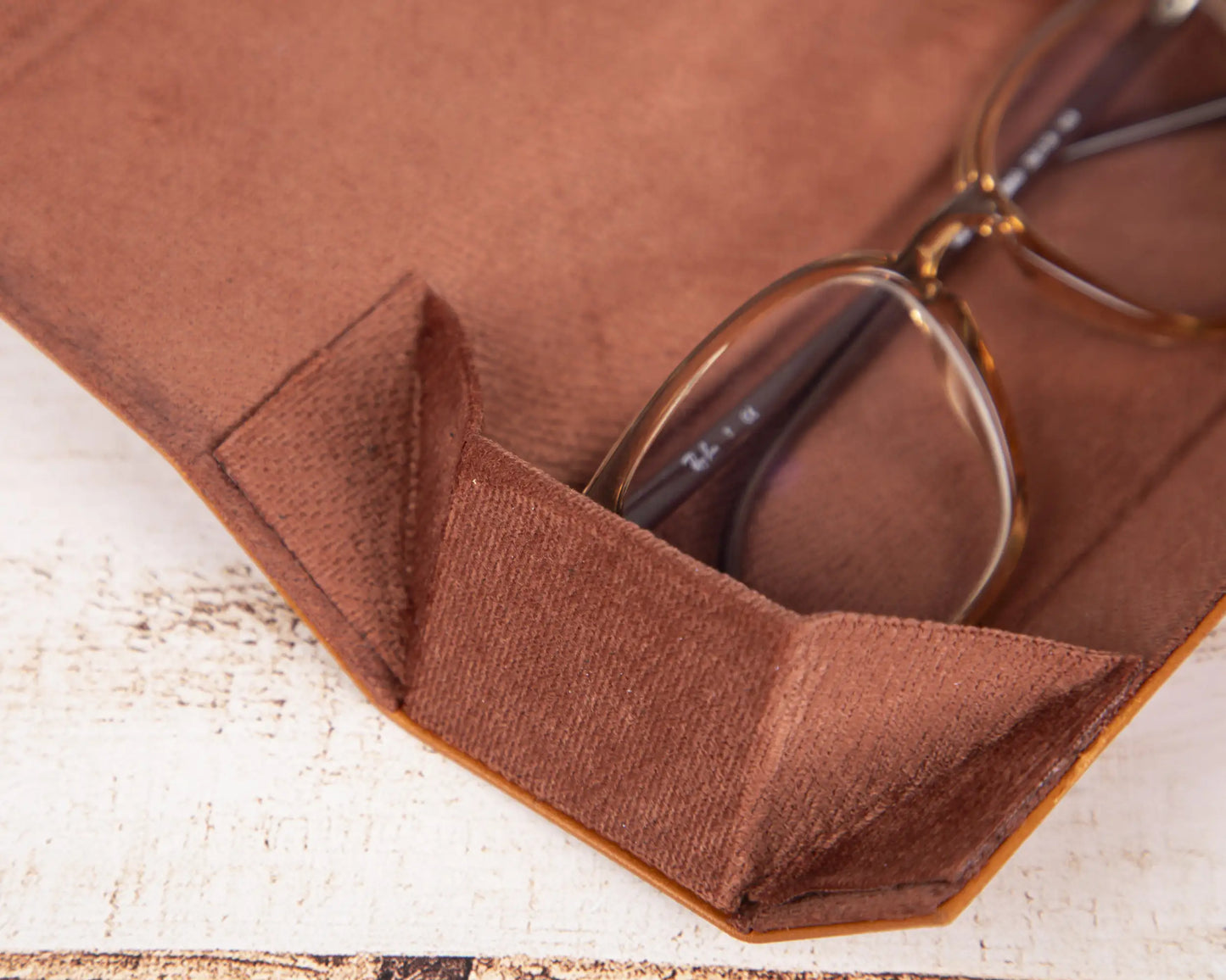 Pinario | Personalized | Leather Hard Glasses Case | Tan