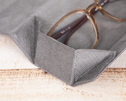 Pinario | Personalized | Leather Hard Glasses Case | Gray